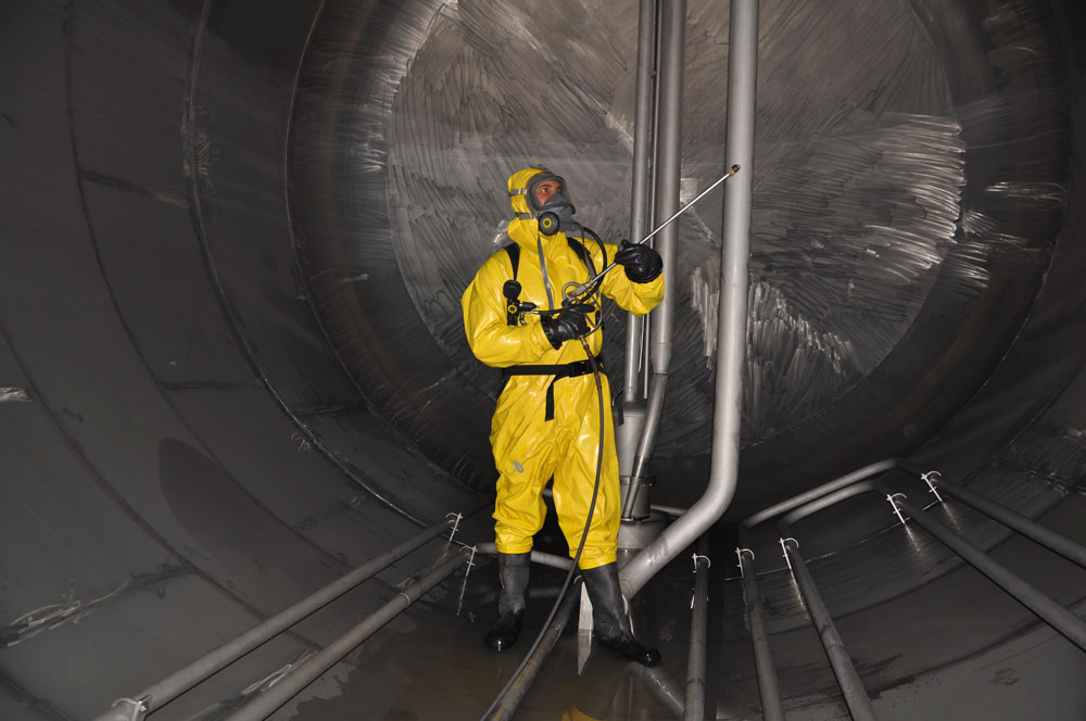 industrial tank cleaning.1685025283